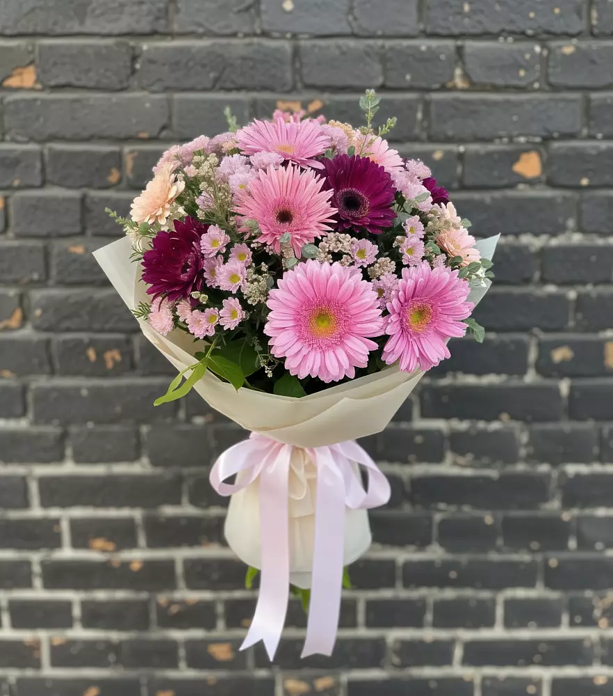 Букет цветов из: Герберы и Хризантемы в Ельдигино