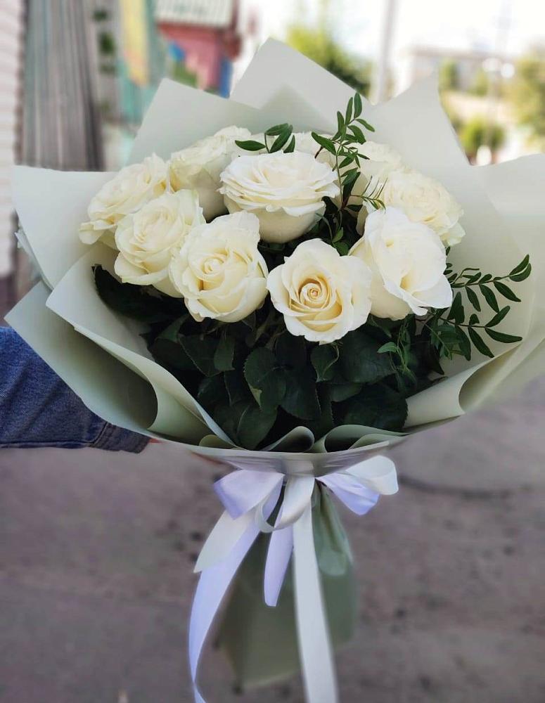 Букет Белые розы Проуд в Ельдигино