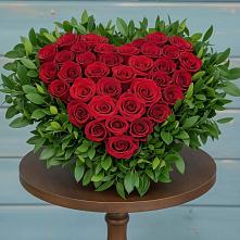 Цветочная композиция из Розы в виде сердца в Ельдигино