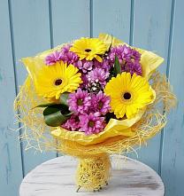 Букет цветов из:  Хризантемы и Герберы в Ельдигино