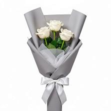 Букет 3 белые розы в Ельдигино