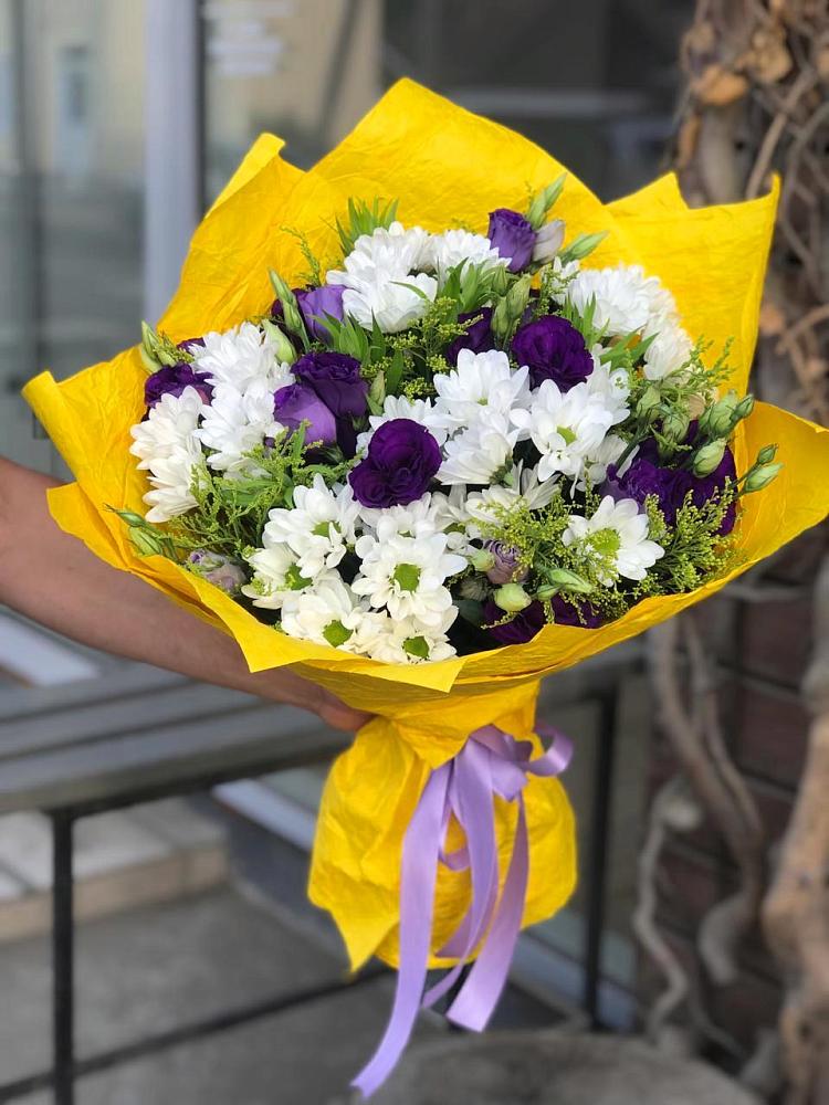 Букет цветов из: Ирисы, Хризантемы и Ромашки в Ельдигино