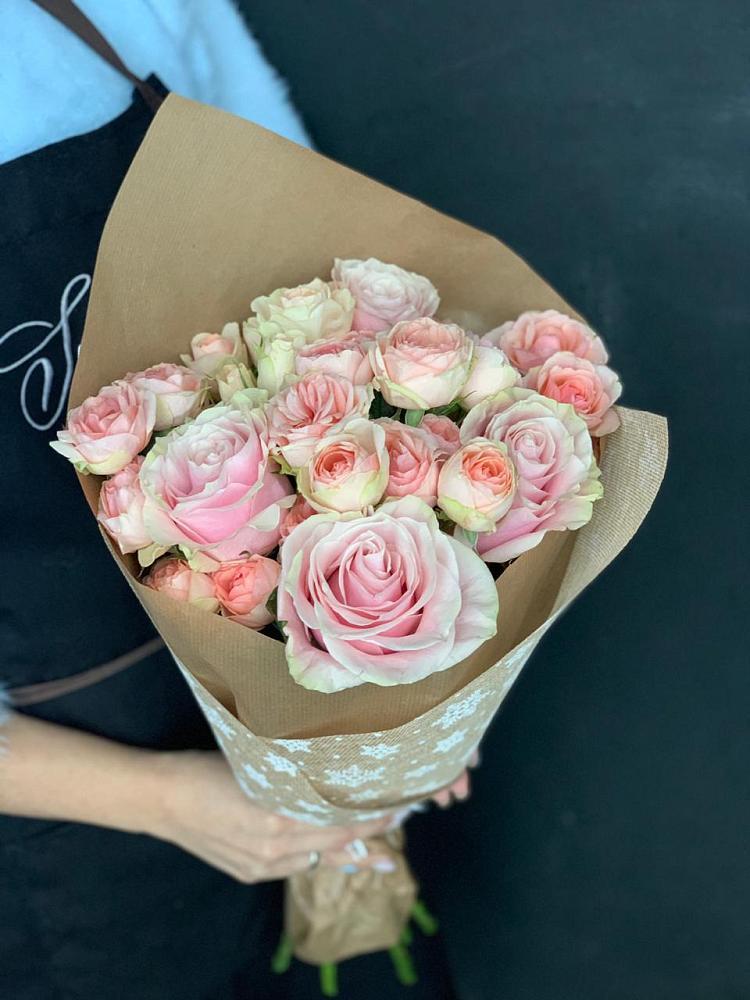 Букет цветов из: Хризантемы и Розы в Ельдигино