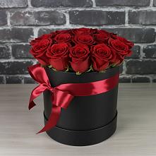 Цветочная композиция из Розы в шляпной коробке в Ельдигино