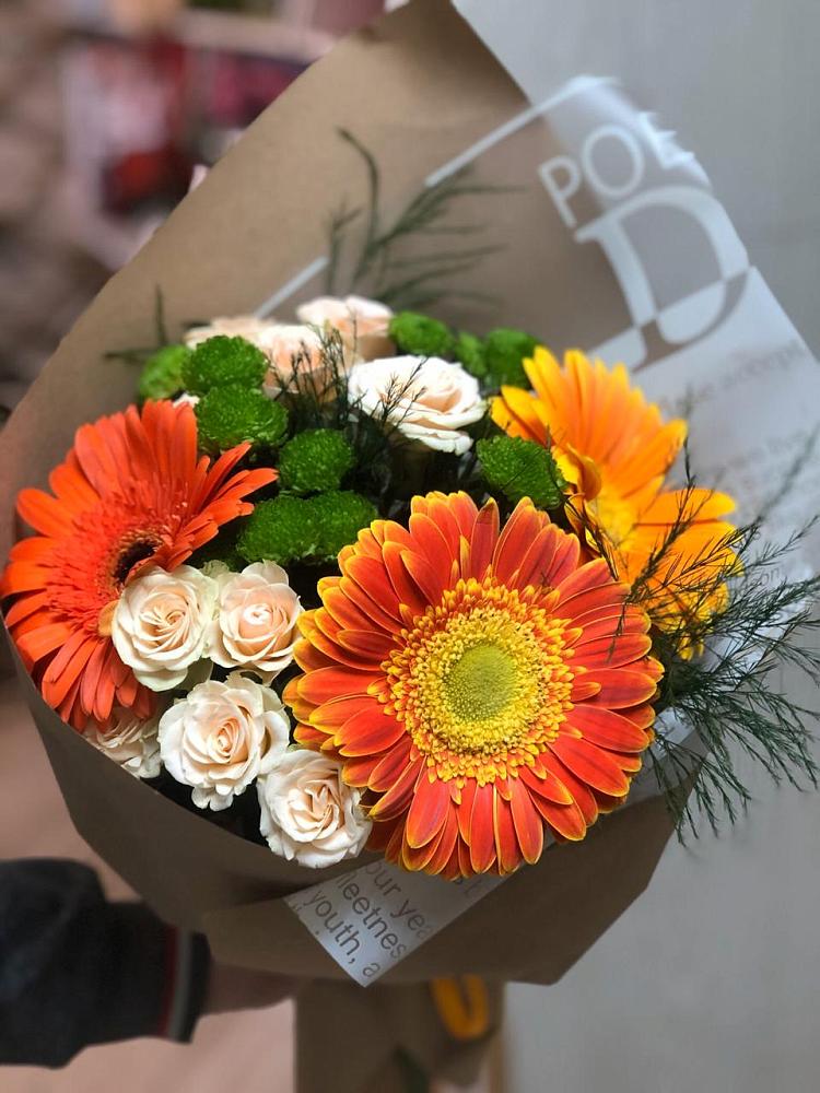 Букет цветов из: Герберы, Хризантемы и Розы в Ельдигино