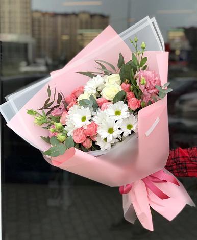Букет цветов из: Розы, Лизиантусы и Хризантемы в Ельдигино
