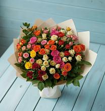 Букет Микс из разноцветных кустовых роз в Ельдигино